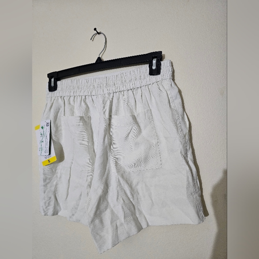Kersh Women  White adjustable Waist Short Size S Waist 15 - Picture 4 of 6